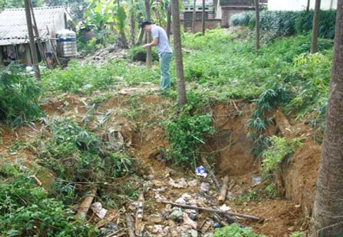 Vụ chôn lấp rác thải ở BV Đà Bắc, Hòa Bình: Tạm đình chỉ Giám đốc bệnh viện