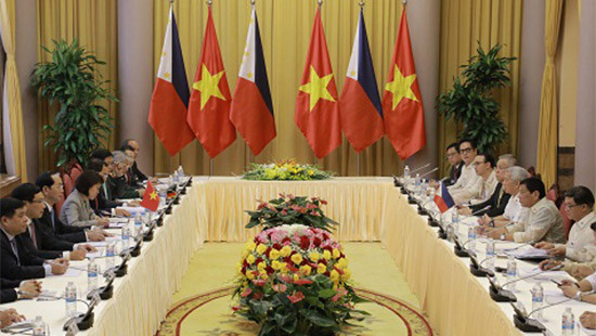 Chủ tịch nước đón và hội đàm với Tổng thống Philippines