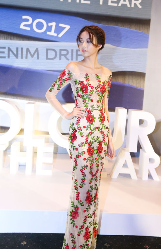 Angela Phương Trinh, Quang Vinh tình tứ trên thảm đỏ Elle Fashion Journey 2016