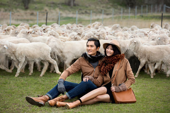 Top 4 Next Top nhẹ nhàng hóa thân thành chàng trai, cô gái chăn cừu nước Úc