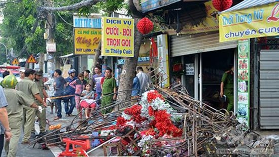 Cháy cửa hàng, đôi vợ chồng cùng con nhỏ tử vong