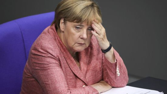 Báo Đức: Thủ tướng Merkel tự tay đẩy nước Đức vào thế “hoàn toàn cô lập”