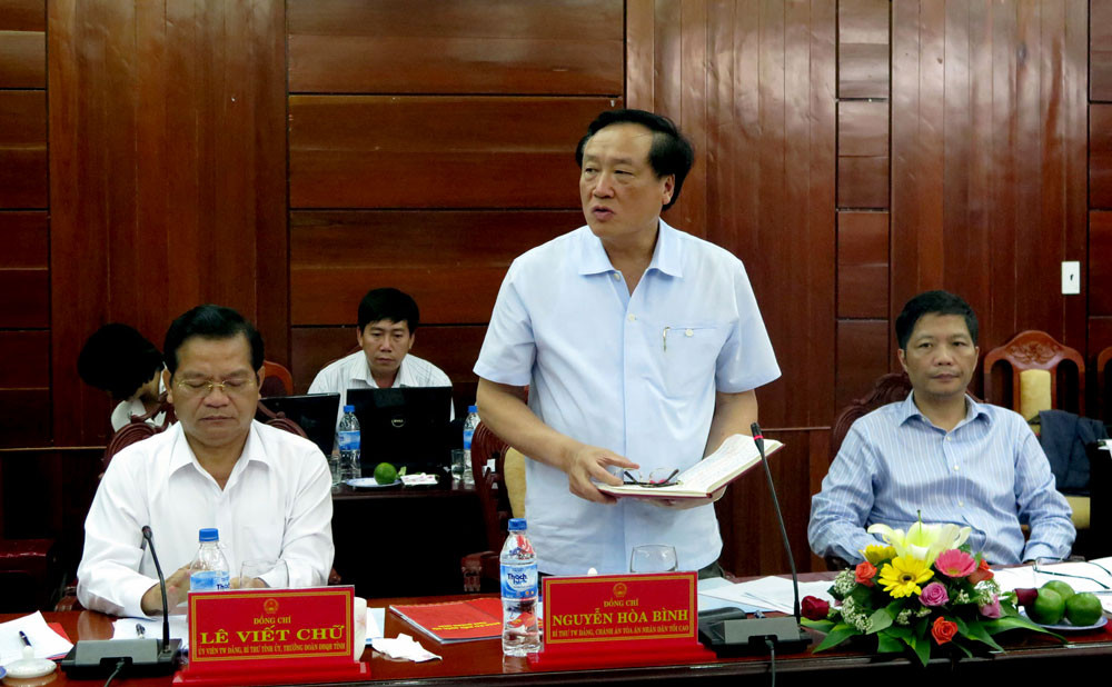 Chánh án TANDTC Nguyễn Hòa Bình làm việc với lãnh đạo tỉnh Quảng Ngãi 