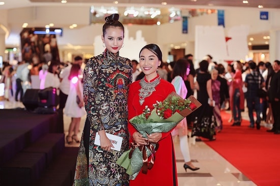 Vẻ đẹp không góc chết của Quán quân Vietnam's Next Top Model 2016