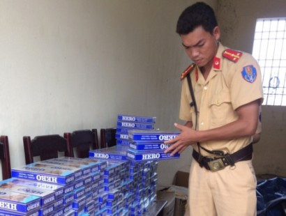Thanh Hóa: Bắt xe khách mang thuốc lá lậu từ Quảng Trị đi Lạng Sơn