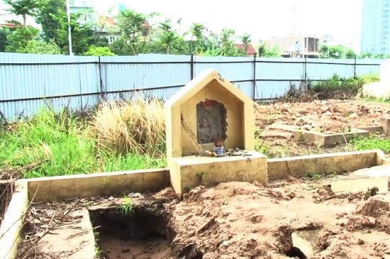 Hà Nội: Hàng chục ngôi mộ bị đào trộm?