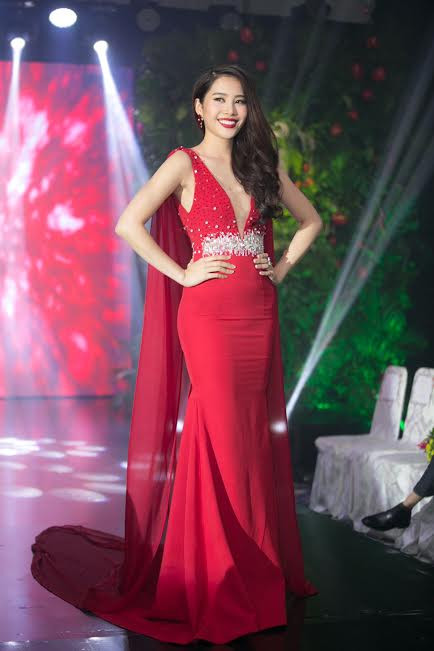 Chiêm ngưỡng ‘quốc phục’ của Nam Em tại Hoa hậu Trái Đất 2016