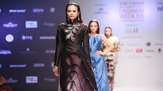 Quán quân Vietnam's Next Top Model 2016: 