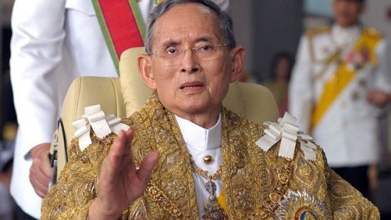 Quốc vương Bhumibol Adulyadej - Vị chúa ngự trị trong tim người dân Thái Lan