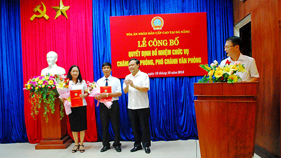 Trao các quyết định bổ nhiệm lãnh đạo Văn phòng TAND cấp cao tại Đà Nẵng