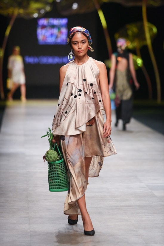 Vietnam International Fashion Week đưa hồn dân tộc vào thời trang cao cấp