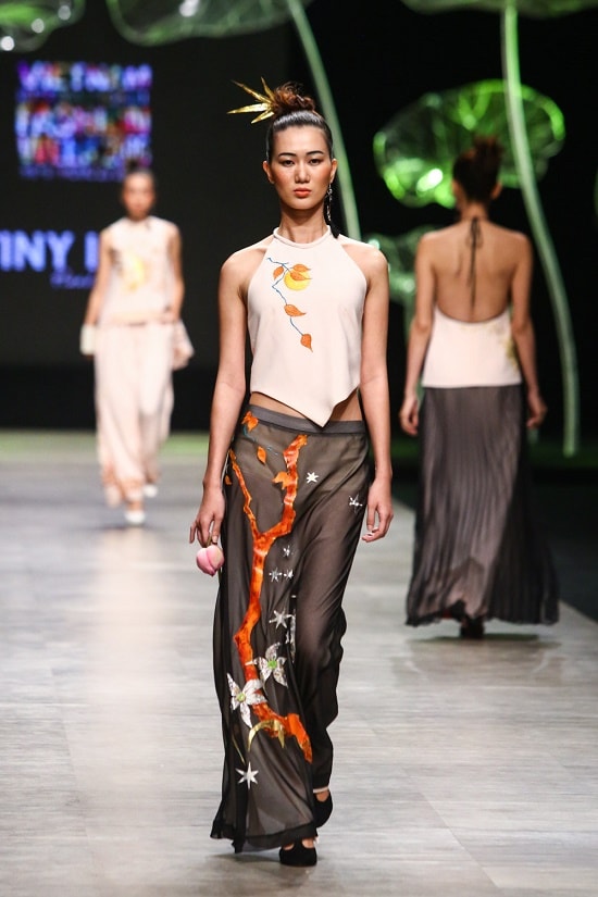 Vietnam International Fashion Week đưa hồn dân tộc vào thời trang cao cấp