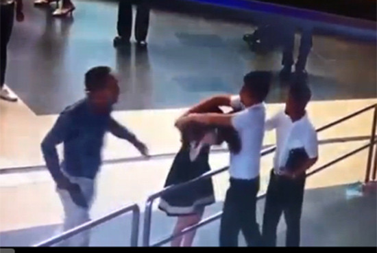 Xử lý nghiêm vụ hành khách đánh nữ nhân viên ở sân bay Nội Bài