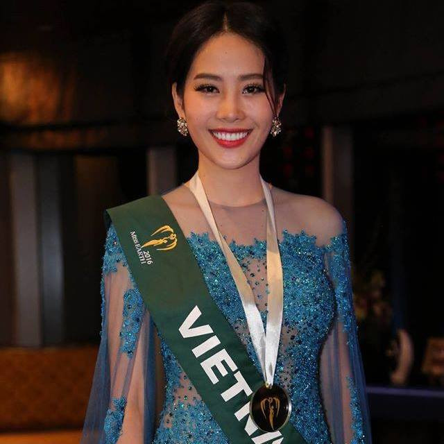 Nam Em lọt top 3 Trang phục dạ hội đẹp nhất tại Hoa hậu Trái Đất