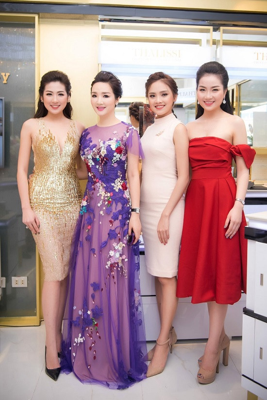 Hoa hậu Giáng My nổi bật giữa dàn mỹ nhân, khoe dáng nuột nà