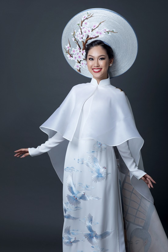 Phương Linh công bố quốc phục chính thức tại Hoa Hậu Quốc tế 2016