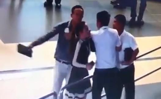 Vụ hai người đàn ông đánh nữ nhân viên tại sân bay: Xử lý thế nào?