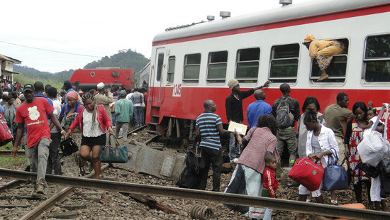 Cameroon: Tàu trật đường ray, hàng trăm người thương vong
