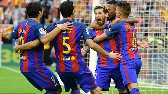 Thắng Valencia kịch tính, Barca tạm chiếm ngôi đầu