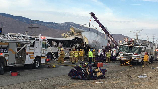 Tai nạn kinh hoàng xe buýt đâm vào xe tải 13 người thiệt mạng
