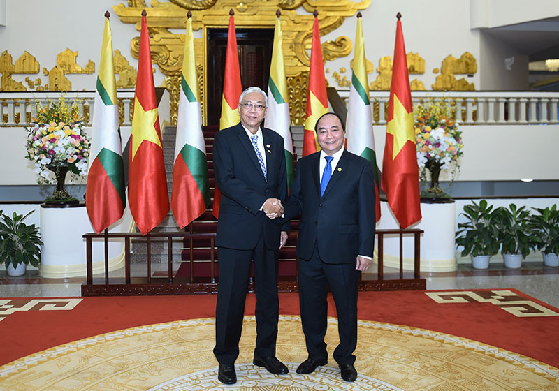 Thủ tướng hội kiến Tổng thống Myanmar; tiếp Bộ trưởng Ngoại giao Singapore