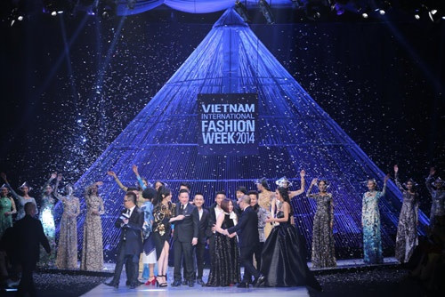 Hé lộ sân khấu của Vietnam International Fashion Week 2016