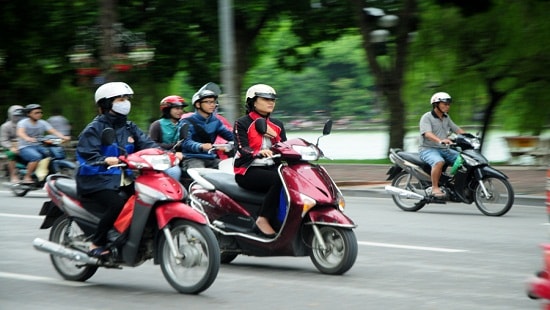 Hà Nội đón gió lạnh đầu mùa, Trung Bộ mưa lớn