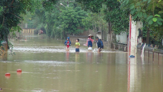 Quảng Bình: Mưa to, hàng trăm nhà dân bị ngập
