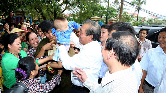 Phó Thủ tướng Trương Hòa Bình gặp gỡ ngư dân, giáo dân vùng bị ảnh hưởng sự cố môi trường biển
