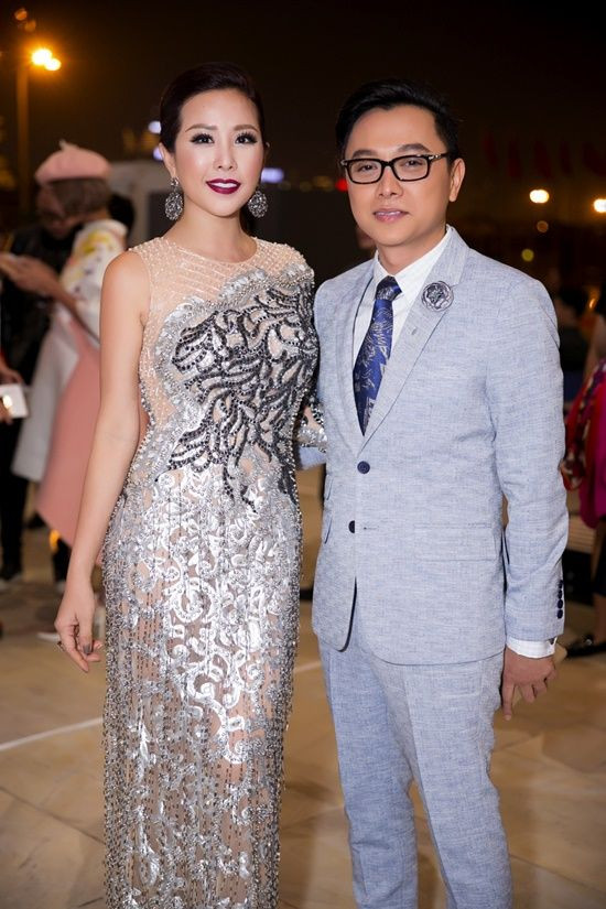 Hoa hậu Thu Hoài bất ngờ mua toàn bộ thiết kế của NTK Công Trí ngay sau show diễn