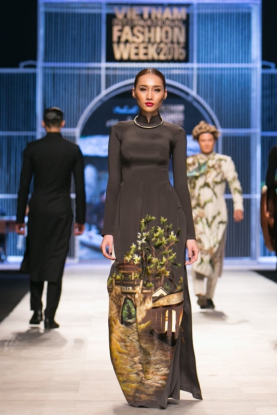 Trang Khiếu, Á hậu Trương Thị May càn quét sàn catwalk 