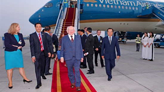 Tổng thống Ireland và Phu nhân bắt đầu thăm cấp Nhà nước tới Việt Nam
