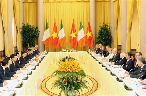 Chủ tịch nước Trần Đại Quang đón và hội đàm với Tổng thống Ireland