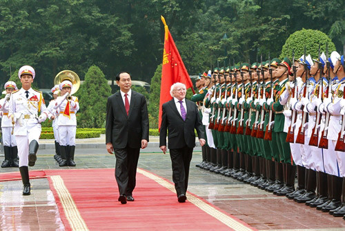 Chủ tịch nước Trần Đại Quang đón và hội đàm với Tổng thống Ireland