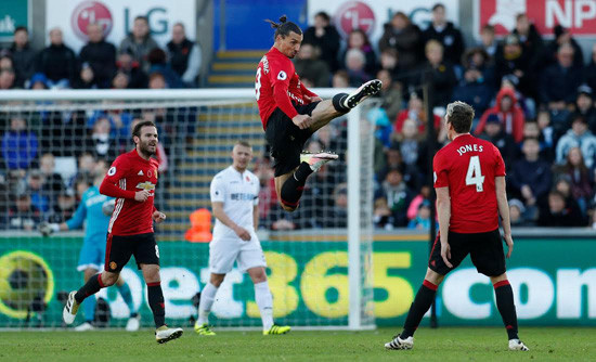 M.U - Swansea (3-1): Niềm vui trở lại với Quỷ đỏ
