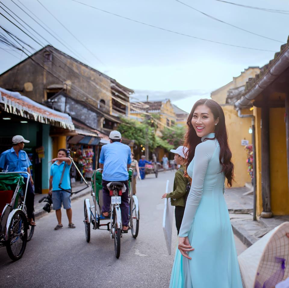 Diệu Ngọc tự tin nói tiếng Anh giới thiệu Việt Nam tới Miss World 2016