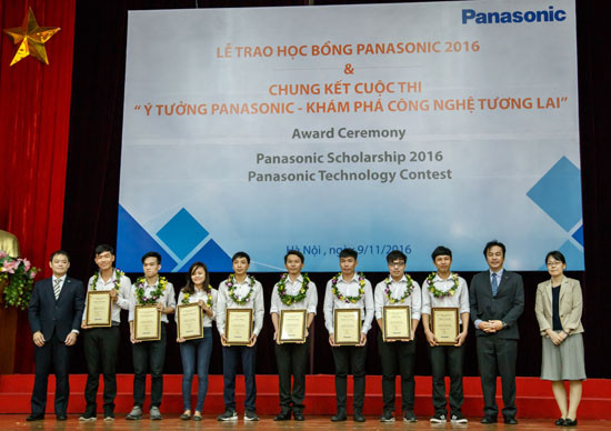 Panasonic trao học bổng toàn phần cho sinh viên 7 trường đại học