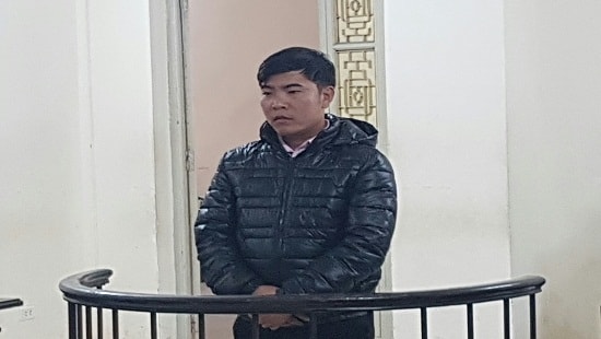 Thuê xe ô tô rồi làm giả đăng ký để đem bán