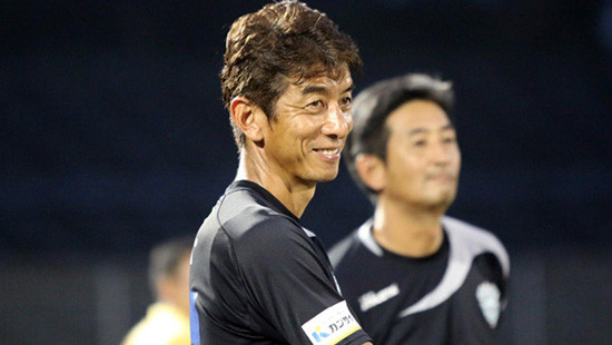 HLV Nhật Bản tiếp tục muốn chiêu mộ cầu thủ Việt Nam trong trận giao hữu tối nay