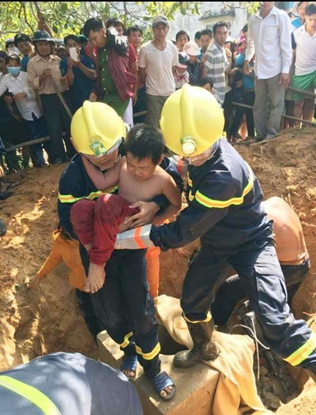 Quảng Nam: Cứu bé trai 7 tuổi rơi xuống hố móng cột điện