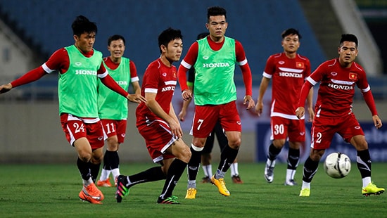 AFF Suzuki Cup 2016: Tuyển Việt Nam kín đáo luyện công