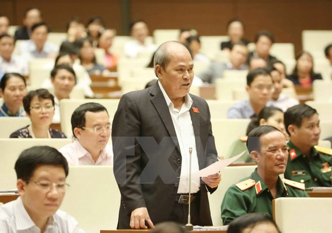 Đại biểu 'truy vấn' Bộ trưởng Nội vụ việc khen thưởng, bổ nhiệm ông Trịnh Xuân Thanh