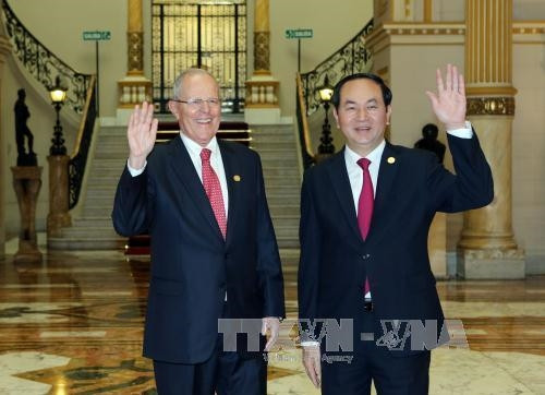 Chủ tịch nước Trần Đại Quang hội đàm với Tổng thống Peru; Gặp gỡ doanh nghiệp Peru