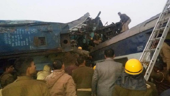 Tai nạn tàu hỏa thảm khốc ở Ấn Độ, khiến 60 người thiệt mạng