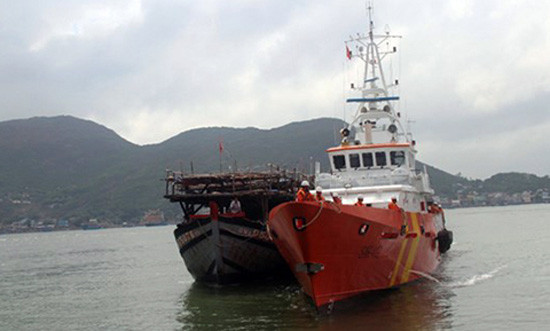 Nghệ An: Cứu thành công 18 thuyền viên bị nạn trên biển 