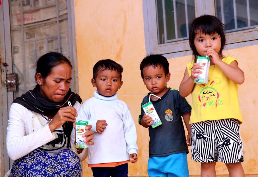 Vinamilk tiên phong mang chương trình sữa học đường đến với trẻ em Đắk Nông