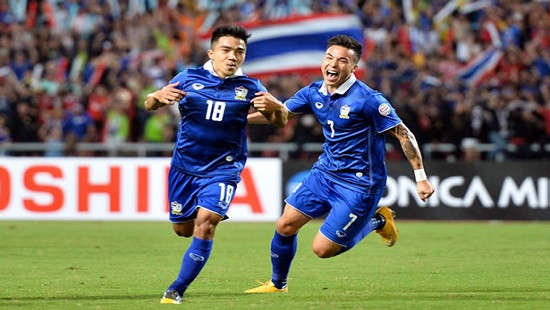 AFF Suzuki Cup 2016: Sarawut ghi bàn, Thái Lan thắng nhọc Singapore
