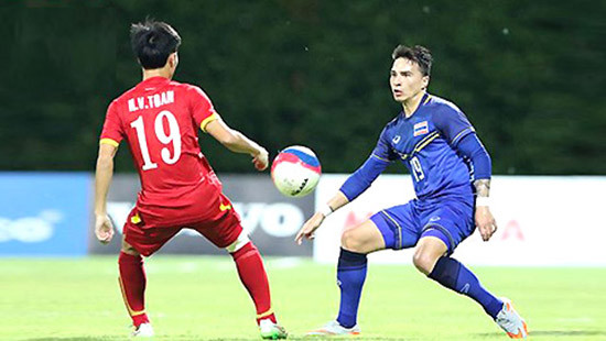 Thái Lan có thể mất hậu vệ cánh phải số 1 trong cả giải AFF Cup 2016