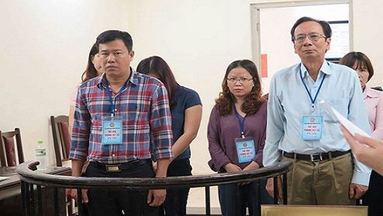 Hoãn phiên tòa xét xử cựu Giám đốc Công ty CP cồn rượu Hà Nội 