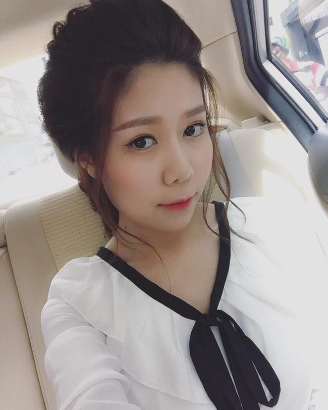 Tuệ Nghi trong veo như công chúa với kiểu tóc búi Hàn Quốc 2017